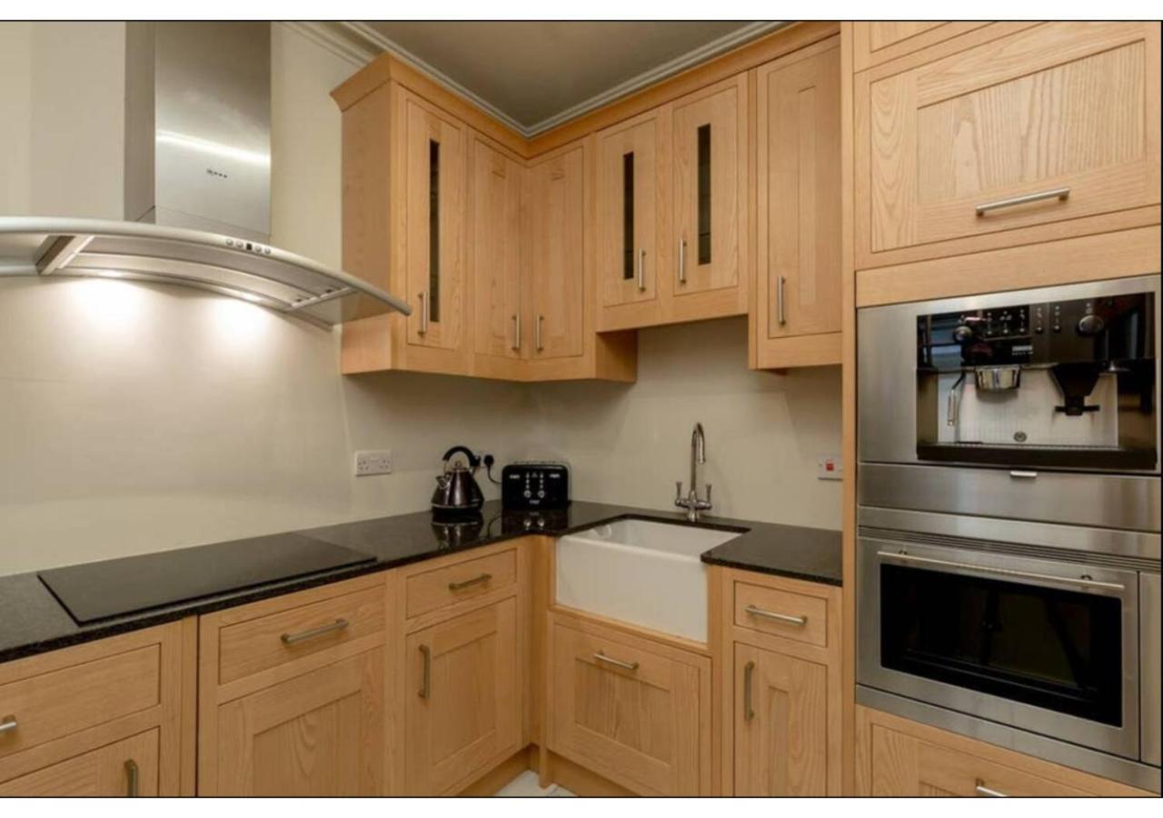 Joivy Boutique Apt With Patio In New Town Единбург Екстер'єр фото